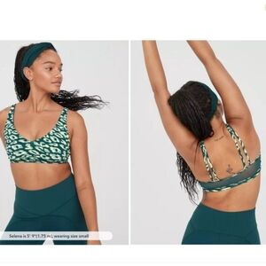 OFFLINE BY AERIE green sports bra, size large